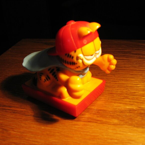 Vintage Go Go Garfield Racin Garfield made by Playmates Toys INC. From 1991 - Picture 2 of 2